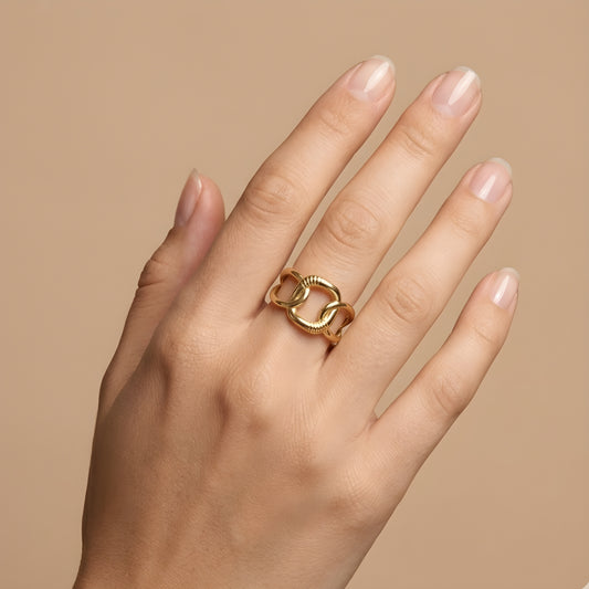 Gold Interlocking Link Ring