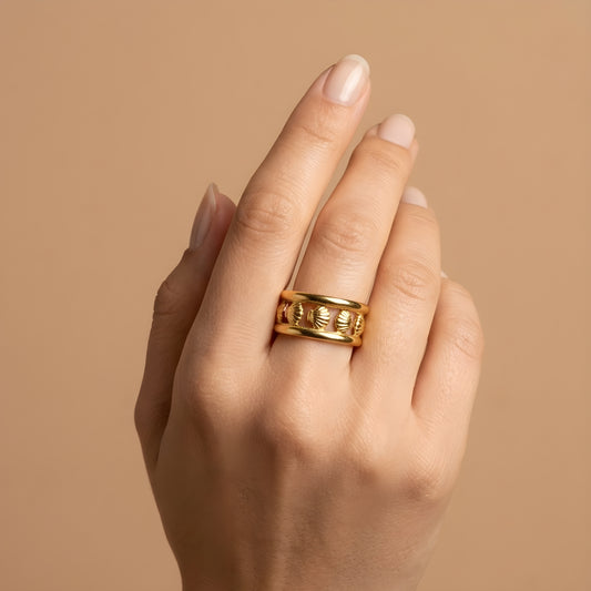 Gold Seashell Band Ring