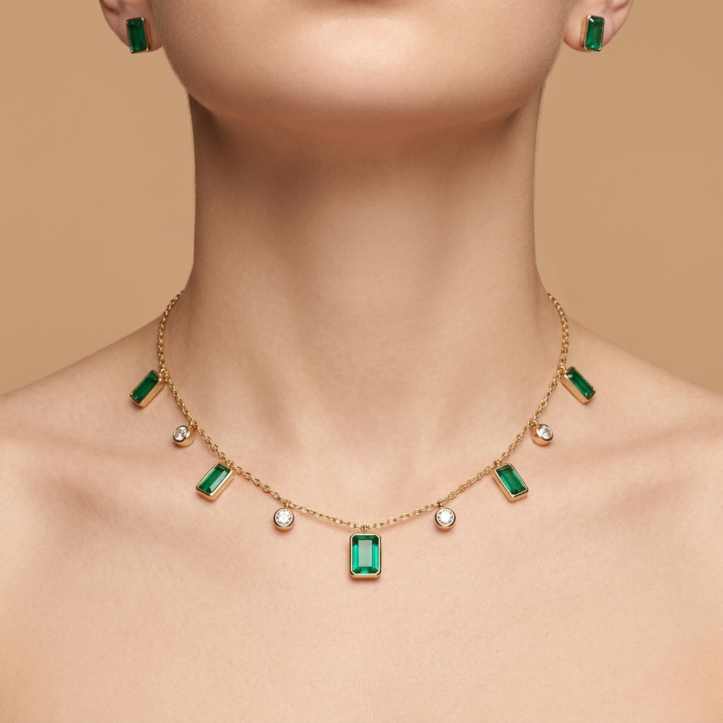 The Emerald Dewdrop Necklace